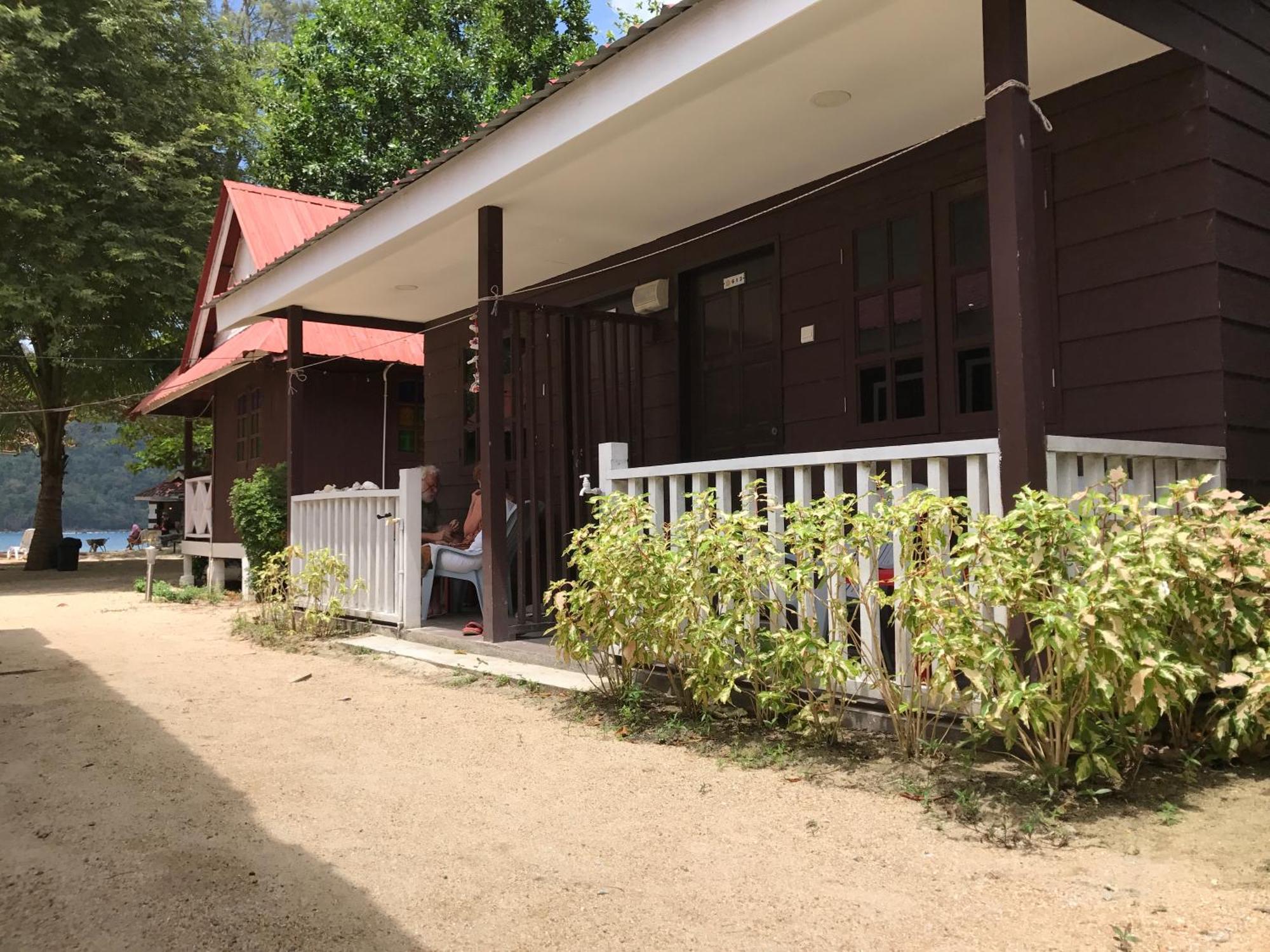 เดอะ บารัต เปอร์เฮนเตียน รีสอร์ต Villa Kampong Pasir Hantu ภายนอก รูปภาพ