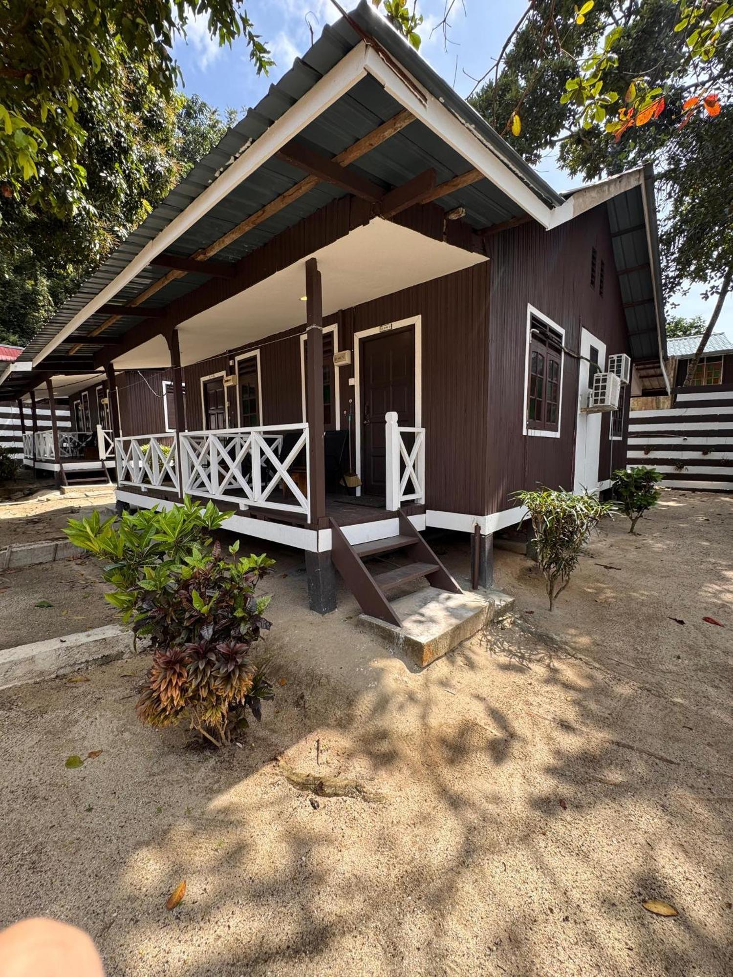 เดอะ บารัต เปอร์เฮนเตียน รีสอร์ต Villa Kampong Pasir Hantu ภายนอก รูปภาพ